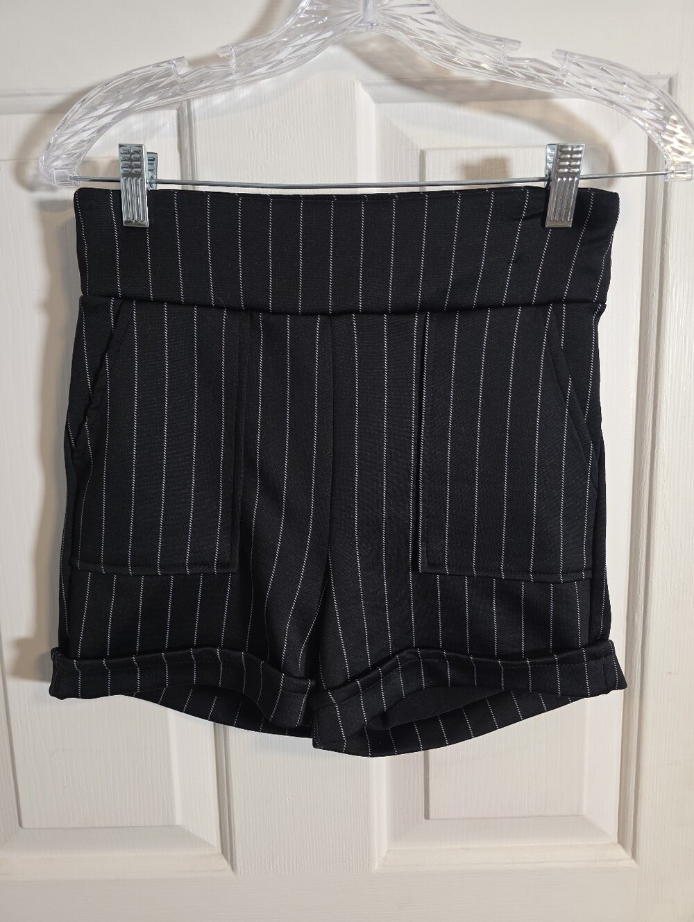 Shosho High-Waist Black Pinstripe Women’s Shorts Size M